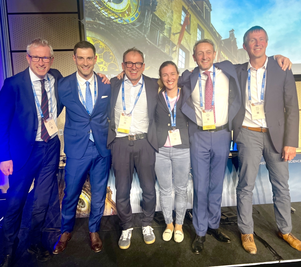 Gruppenbild nach der Sitzung „The knee ligament world is flat!“